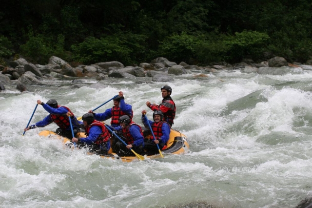  Rafting com entusiasmo 